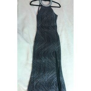 FLOOR LENGTH FORMAL GOWN